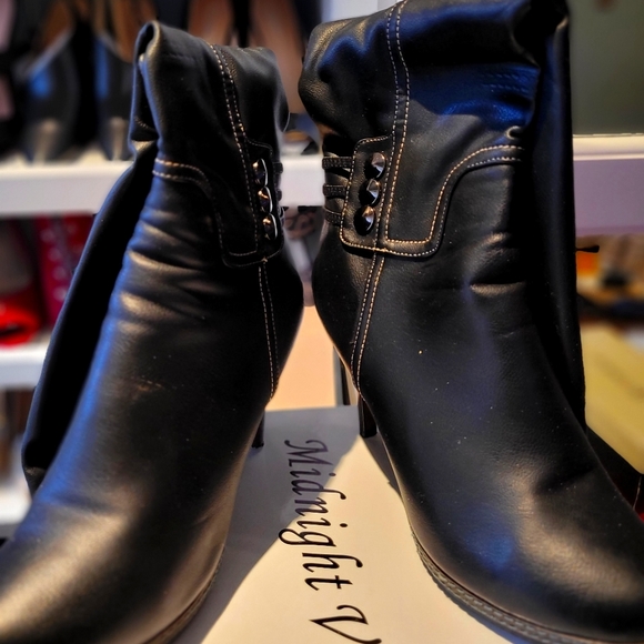 Midnight Velvet 4" black leather calf boot - Picture 1 of 4